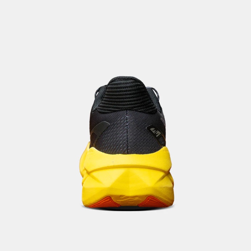 SEPATU LARI MILLS Enerstrike Hyper