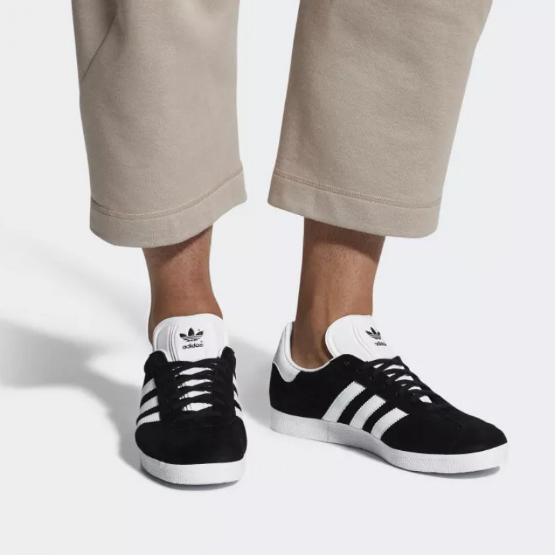 SEPATU SNEAKERS ADIDAS Gazelle