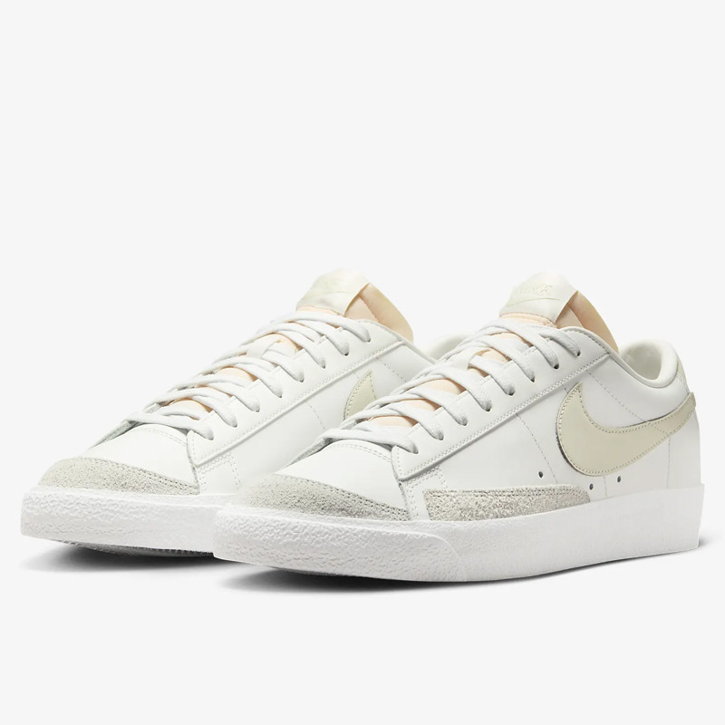 SEPATU SNEAKERS NIKE Blazer Low '77 Vintage