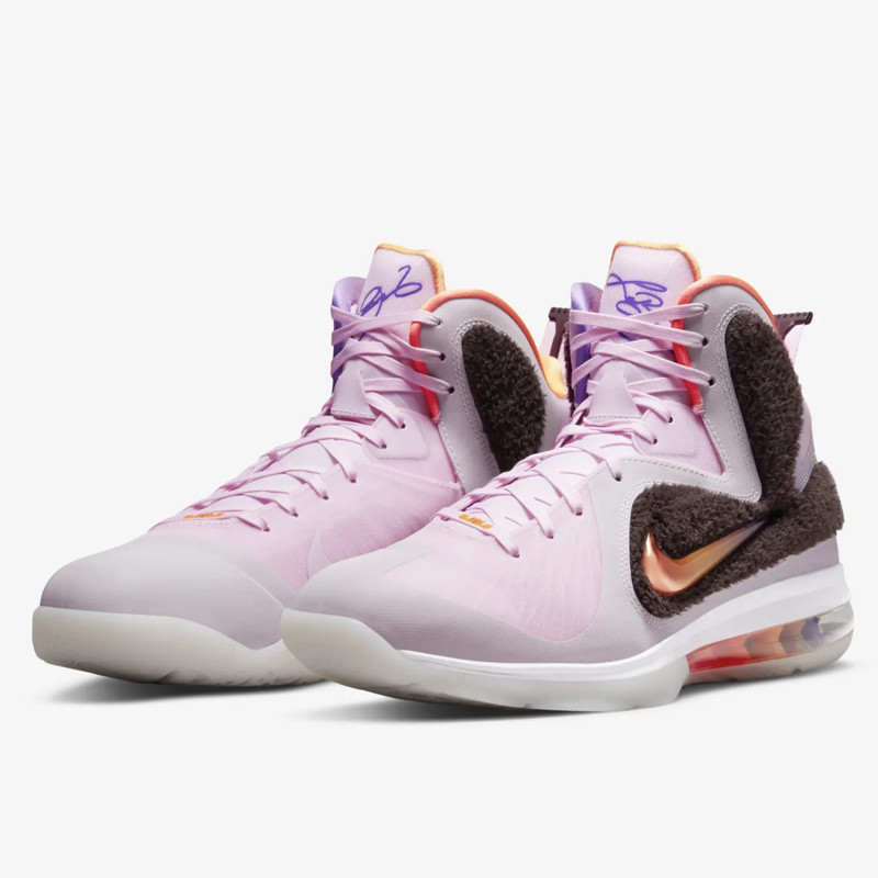 SEPATU BASKET NIKE LeBron Retro IX