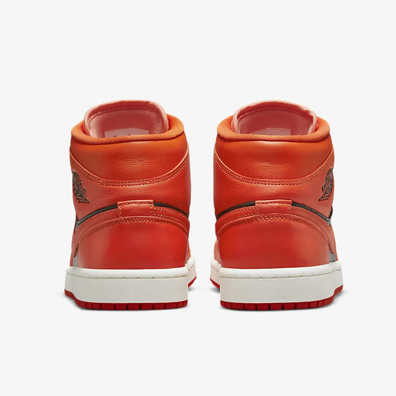 SEPATU SNEAKERS AIR JORDAN Wmns Aj 1 Mid