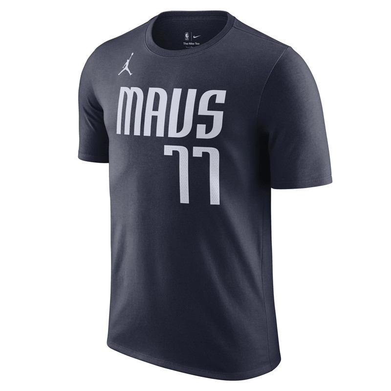 BAJU BASKET AIR JORDAN Dallas Mavericks Luka Doncic Statement Edition Tee