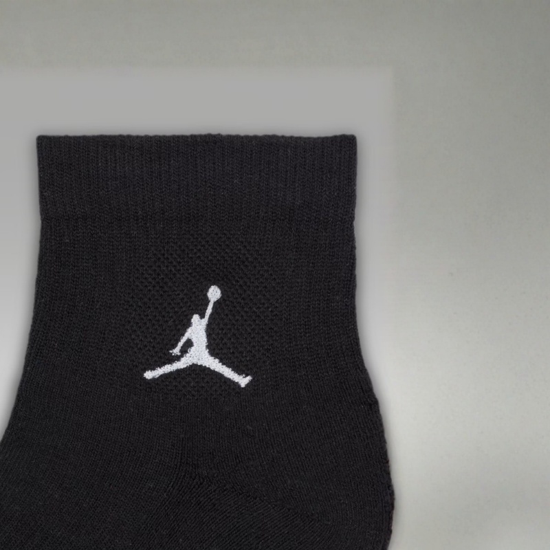 KAOS KAKI BASKET AIR JORDAN Everyday Ankle Socks 3 Pairs