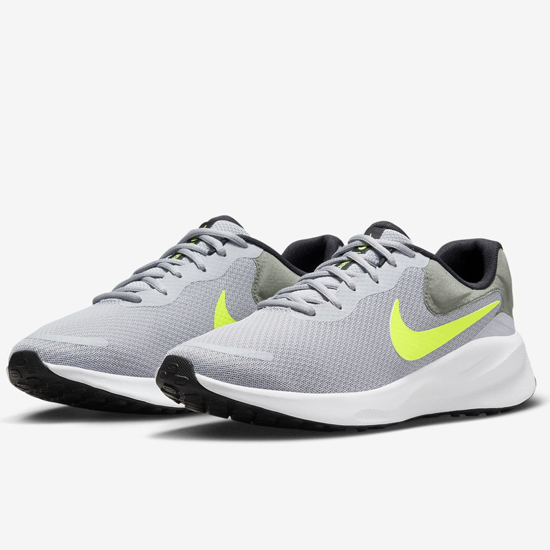 SEPATU LARI NIKE Revolution 7