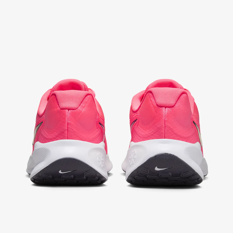 SEPATU LARI NIKE Wmns Revolution 7