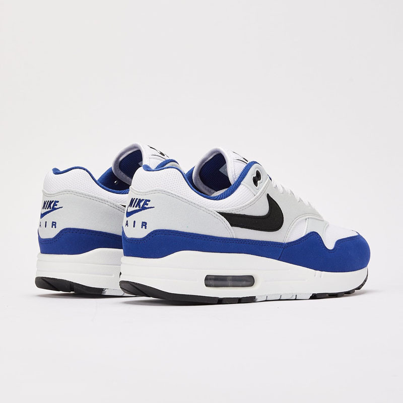 SEPATU SNEAKERS NIKE AIR MAX 1