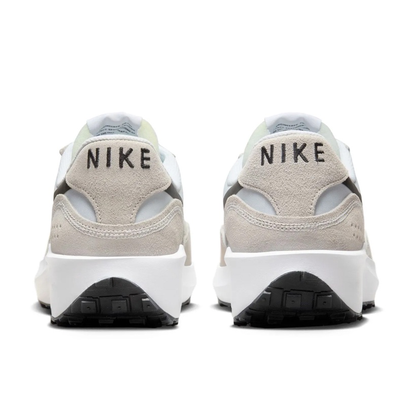 SEPATU SNEAKERS NIKE Waffle Debut