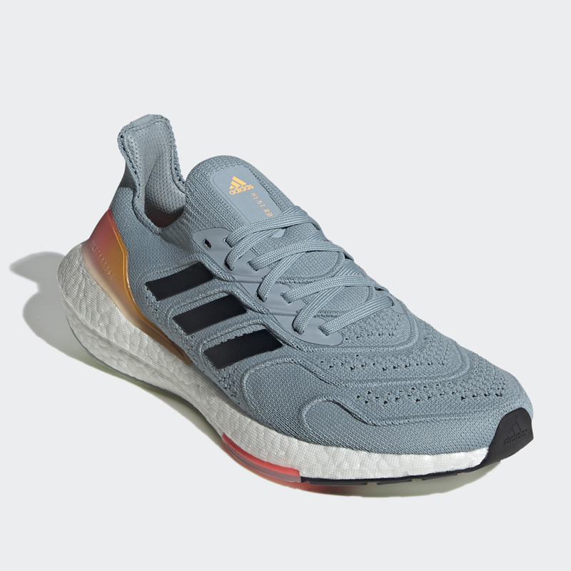 SEPATU LARI ADIDAS ULTRABOOST 22 HEAT.RDY