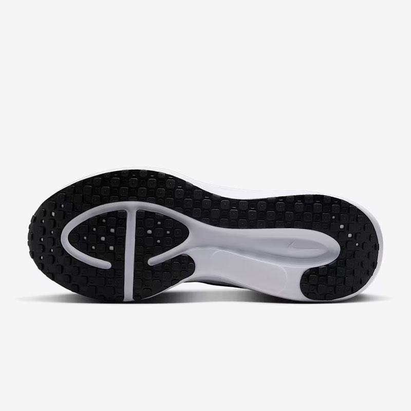 SEPATU LARI NIKE Revolution 8