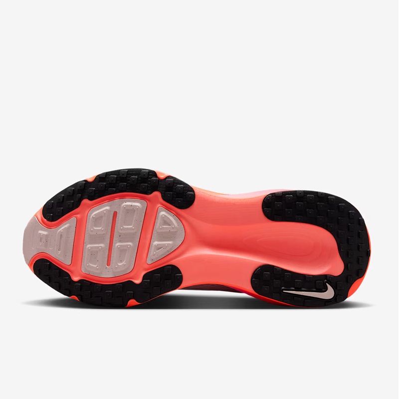 SEPATU LARI NIKE Wmns VOMERO 18