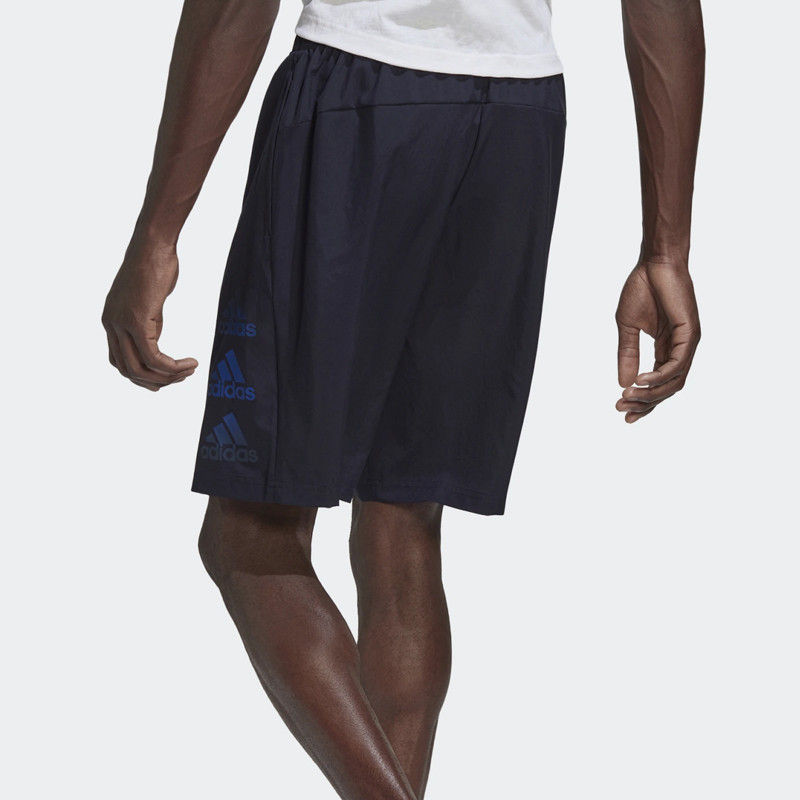 CELANA TRAINING ADIDAS DESIGNED TO MOVE LOGO SHORTS