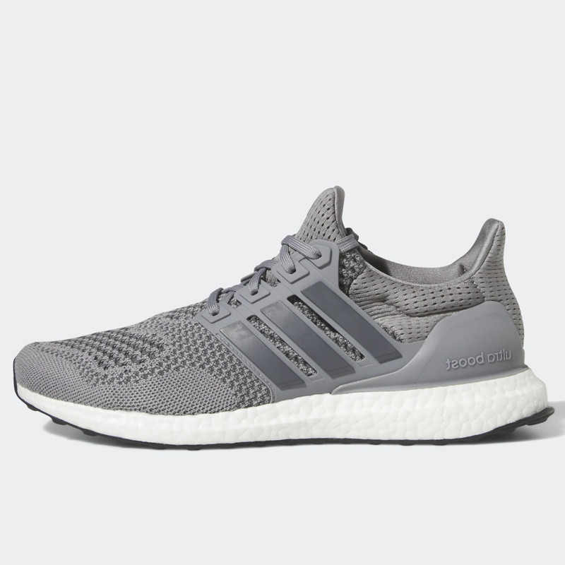 SEPATU LARI ADIDAS ULTRABOOST 1.0