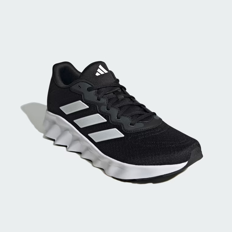 SEPATU LARI ADIDAS SWITCH MOVE