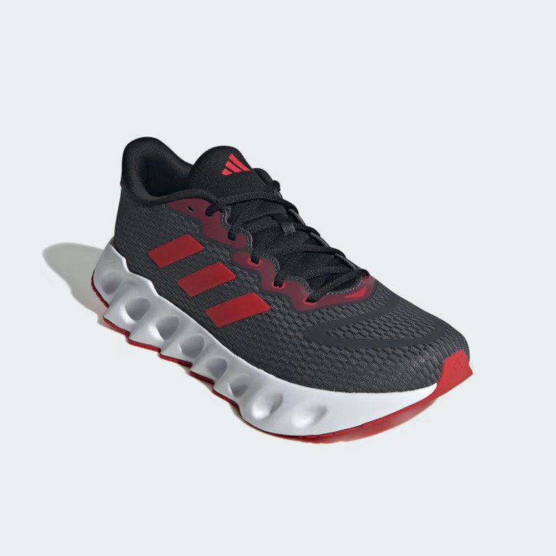 SEPATU LARI ADIDAS SWITCH Run