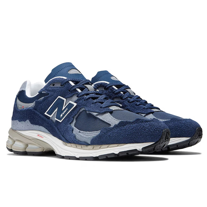 SEPATU SNEAKERS NEW BALANCE 2002R