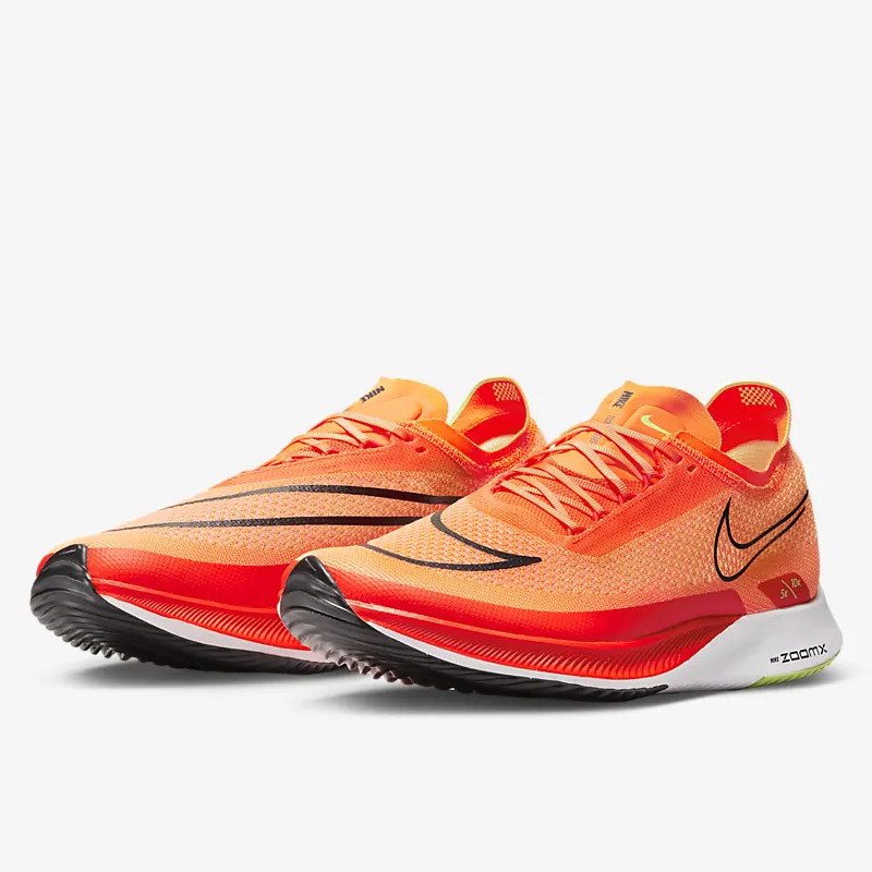 SEPATU LARI NIKE ZoomX Streakfly