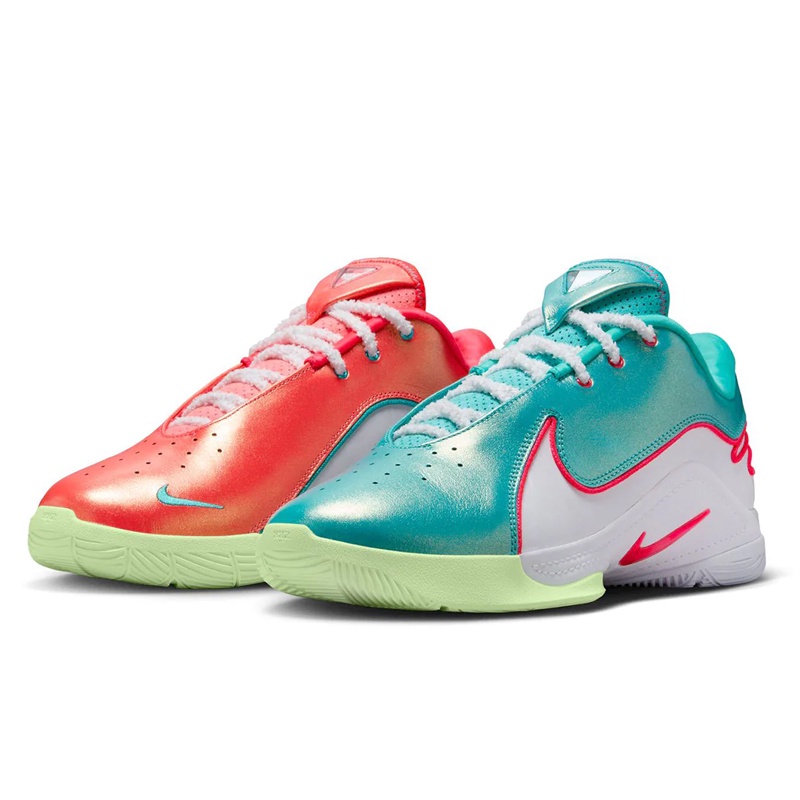 SEPATU BASKET NIKE Lebron 22 EP Christmas